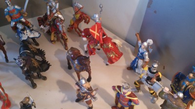 elc knight figures