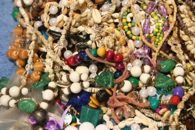 Costume Jewelry Sale on Huge Estate Sale Find  Costume Jewelry Lot Over 9lbs Free Shipping