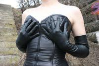 opera leather gloves