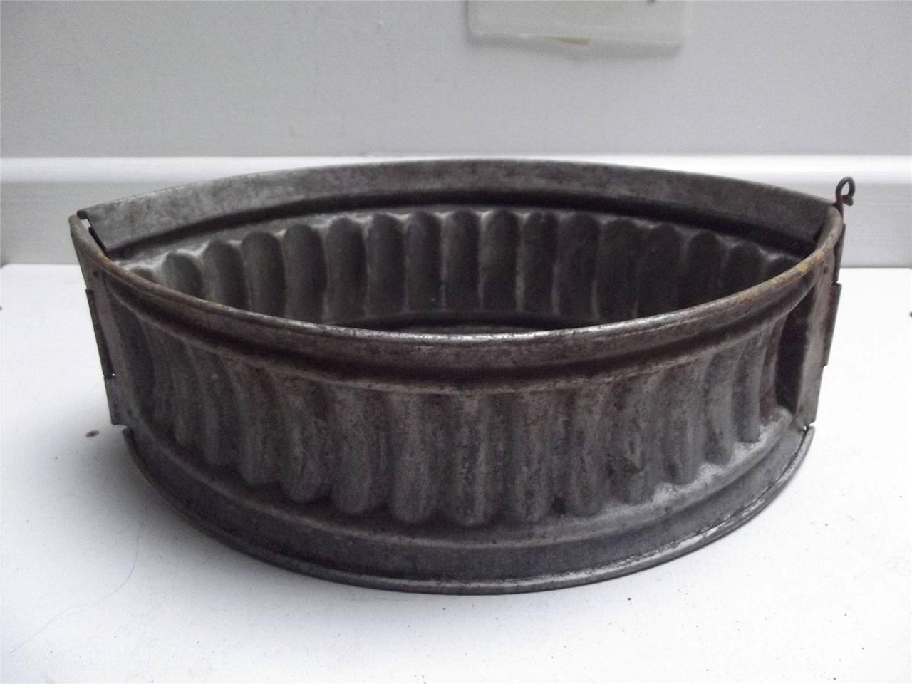 Vintage French game / gala pie pate fluted hinged metal mould mold 28cm