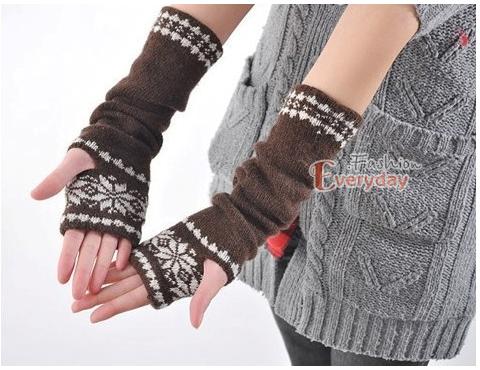 Crochet Pattern: Striping Shells Fingerless Gloves