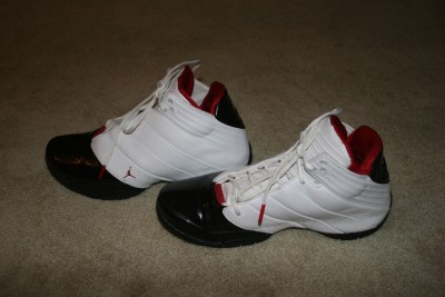 Mens Nike AIR JORDAN WHITE & BLACK & RED 312493 161 LN3 size 10 08/2005