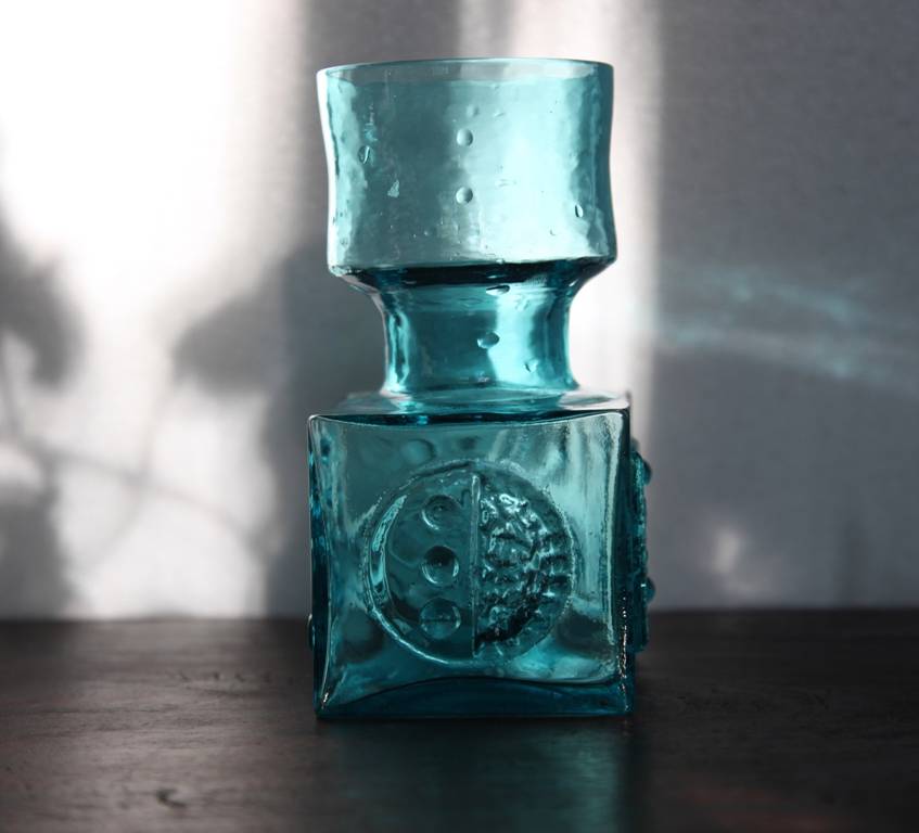 Unsigned blue vase. 704593537_o