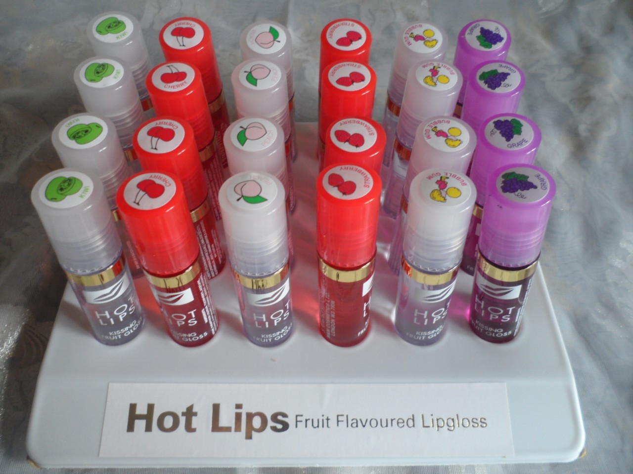 NEW! Hot lipsKissing Fruit Lip Gloss6 delicious flavours to choose