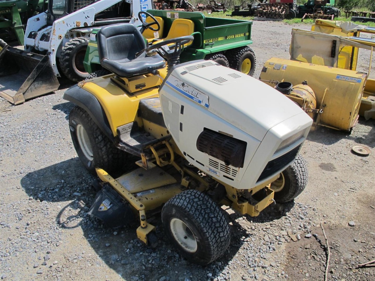 CUB CADET 2086 LAWN & GARDEN TRACTOR WITH 48" MOWER DECK & 42