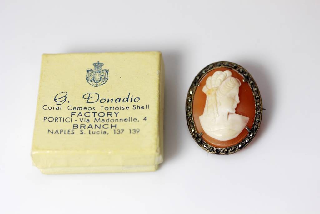 Beautiful Vtg Naples Italy Shell Cameo w/Marcasite 800 Silver Pin