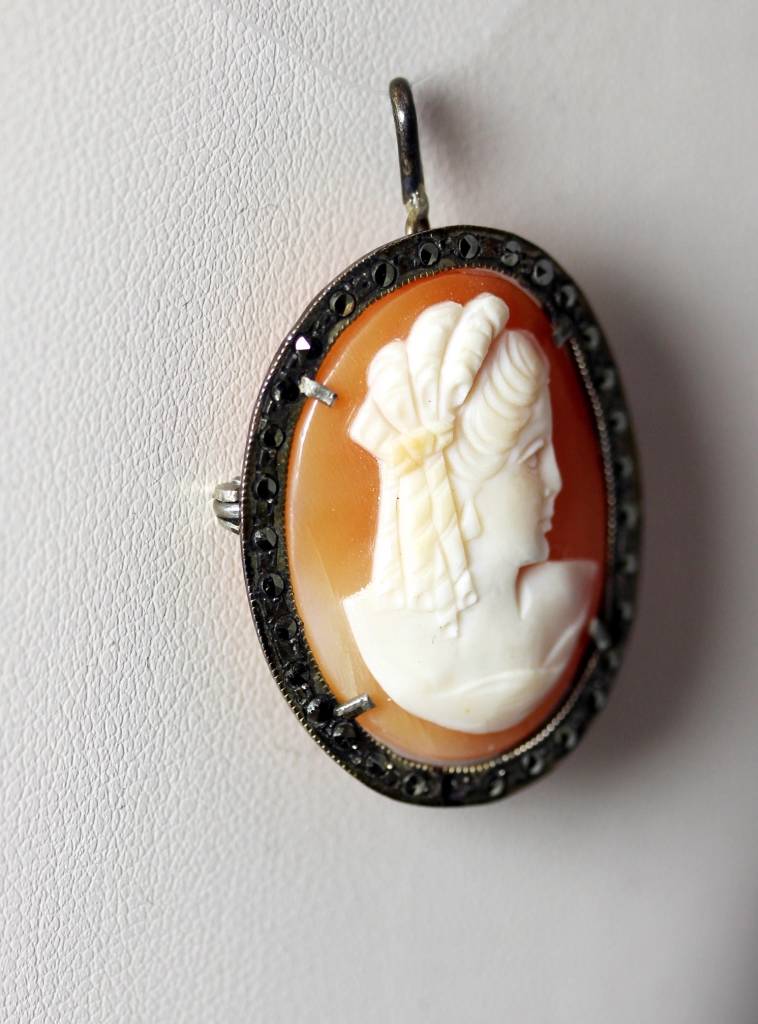 Beautiful Vtg Naples Italy Shell Cameo w/Marcasite 800 Silver Pin