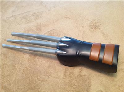 wolverine action figure retractable claws