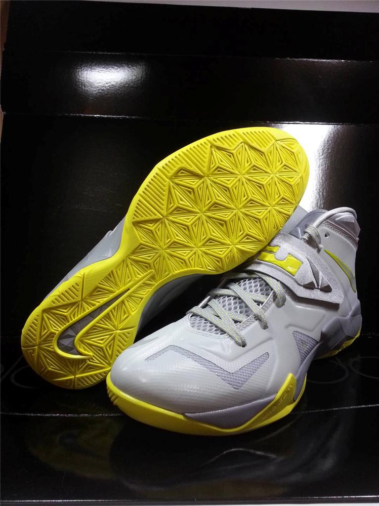 lebron james shoes nike zoom soldier vii
