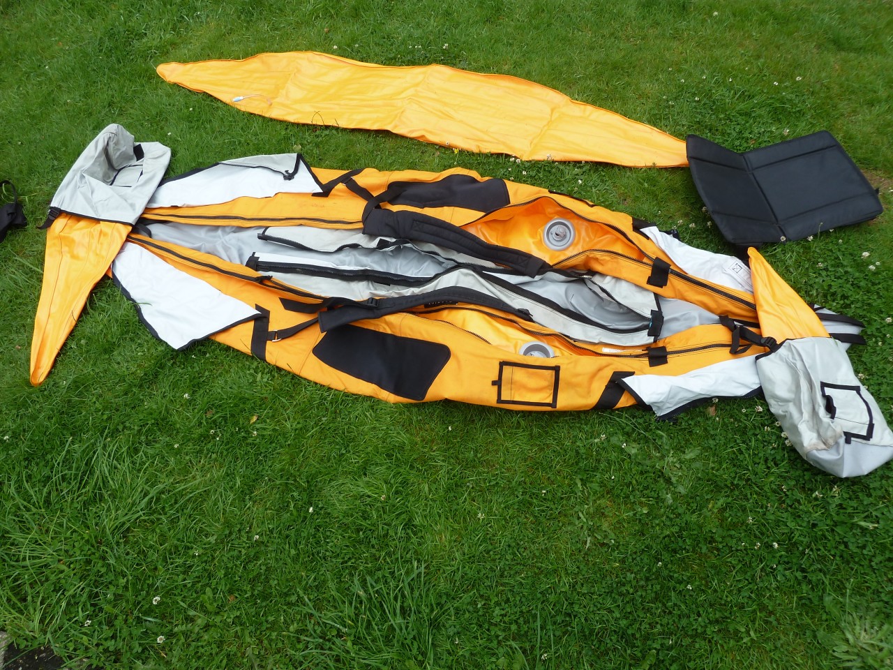 Stearns Outdoors IK 116 Self Bailing Inflatable Kayak