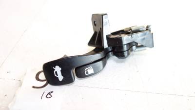 1997 2001 Toyota Camry Trunk Gas Lid Opener Release Black