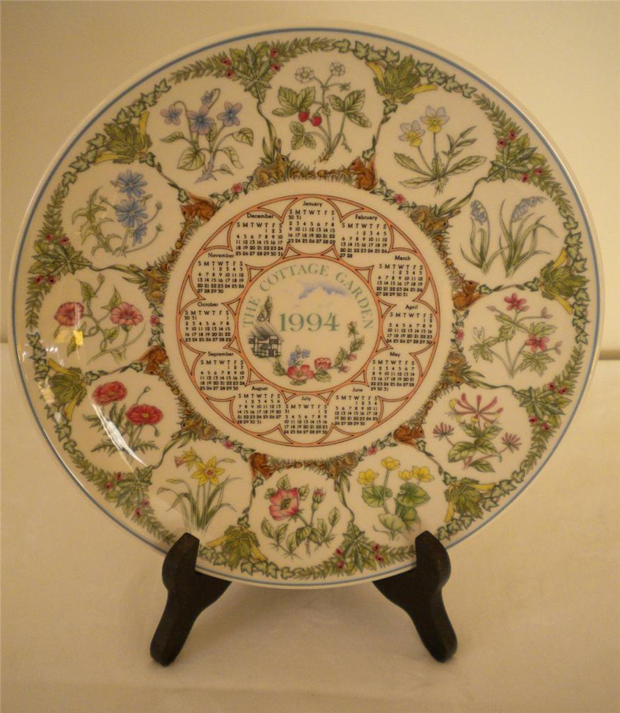 WEDGWOOD QUEENS WARE ANNUAL CALENDAR PLATE COLLECTION CHOOSE YOUR