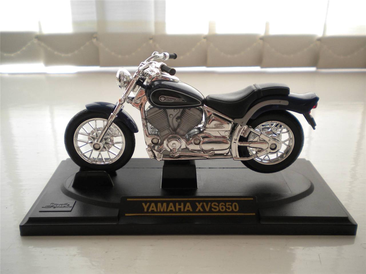 ROAD SIGNATURE 118 COLLECTOR'S EDITION DIECAST MODEL MOTORCYCLES