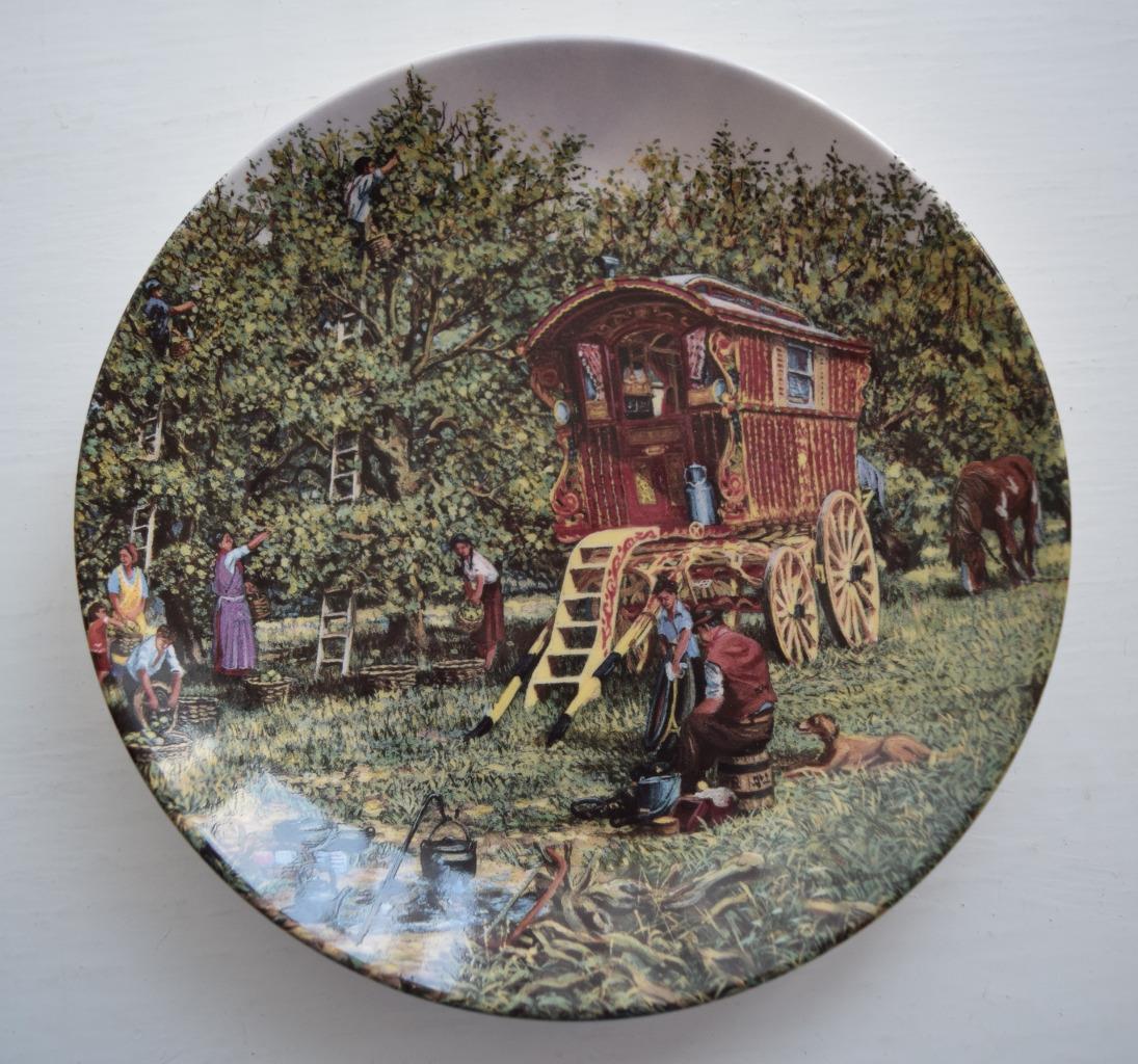 DANBURY MINT 'THE FARM YEAR' WEDGWOOD COLLECTORS PLATE SERIES by