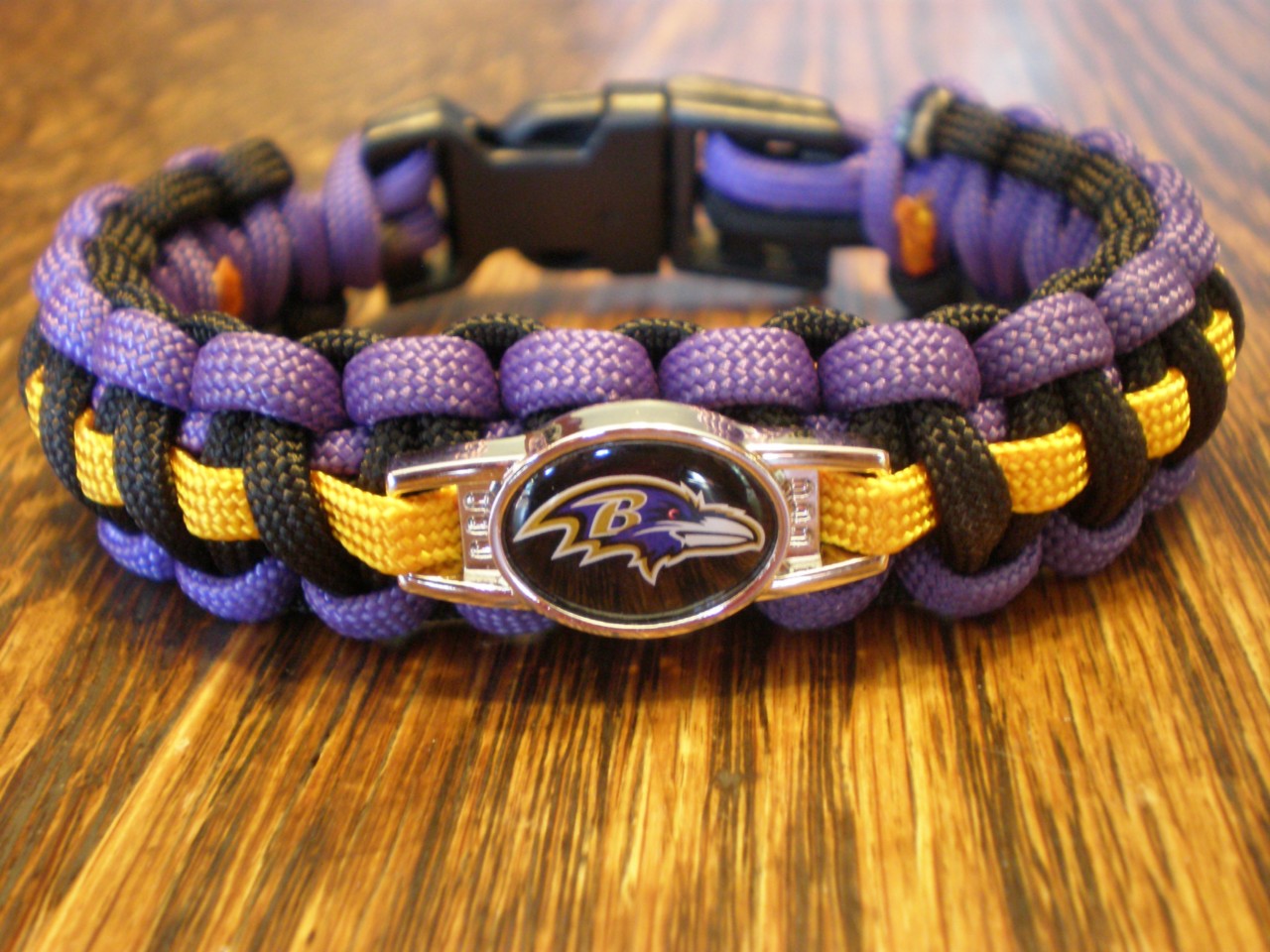 NFL Paracord Bracelet Custom Made, Official NFL Licensed Pendant