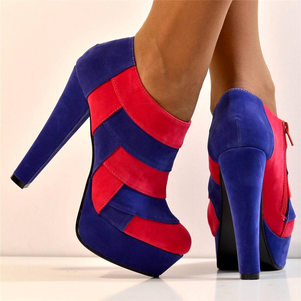 Heel Yeah! We've got major girl crush vibes over these cobalt blue heeled sandals, with on trend 