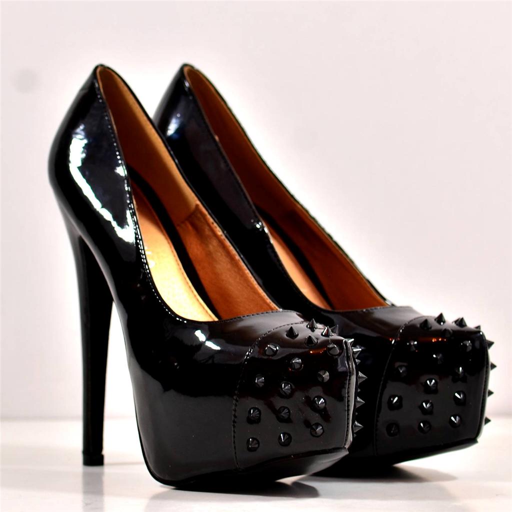 spiked platform pumps