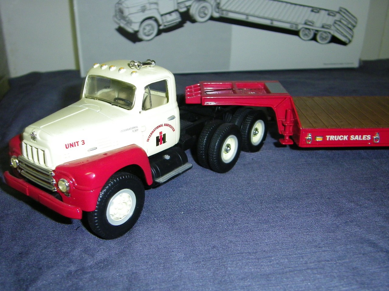 First Gear International Harvester R-200 Diecast Replica Lowboy Semi Truck 1st