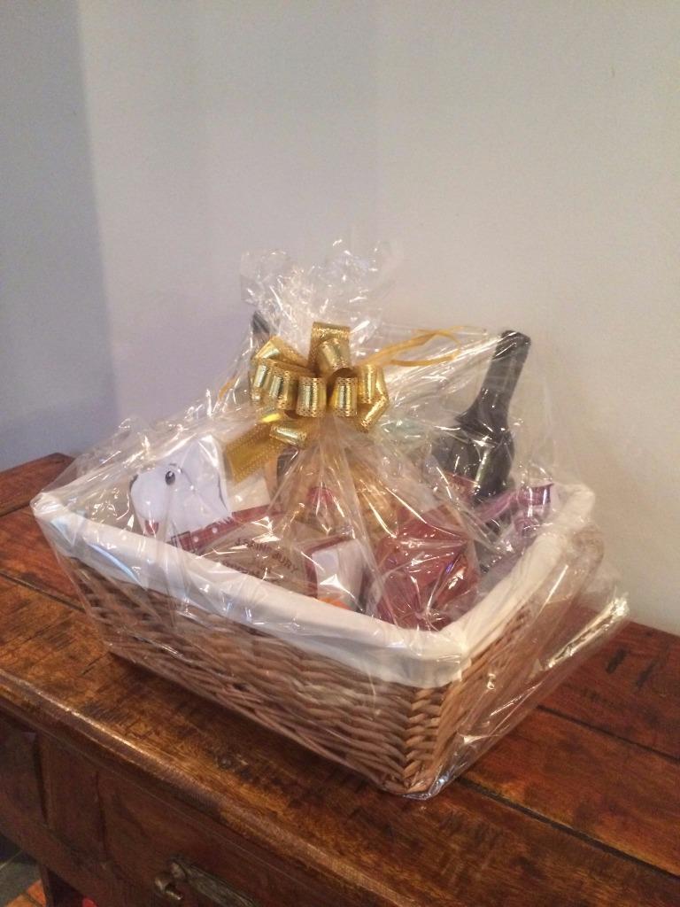 MAKE YOUR OWN HAMPER KIT 3 DESIGNS including BOWS & CELLOPHANE BASKET