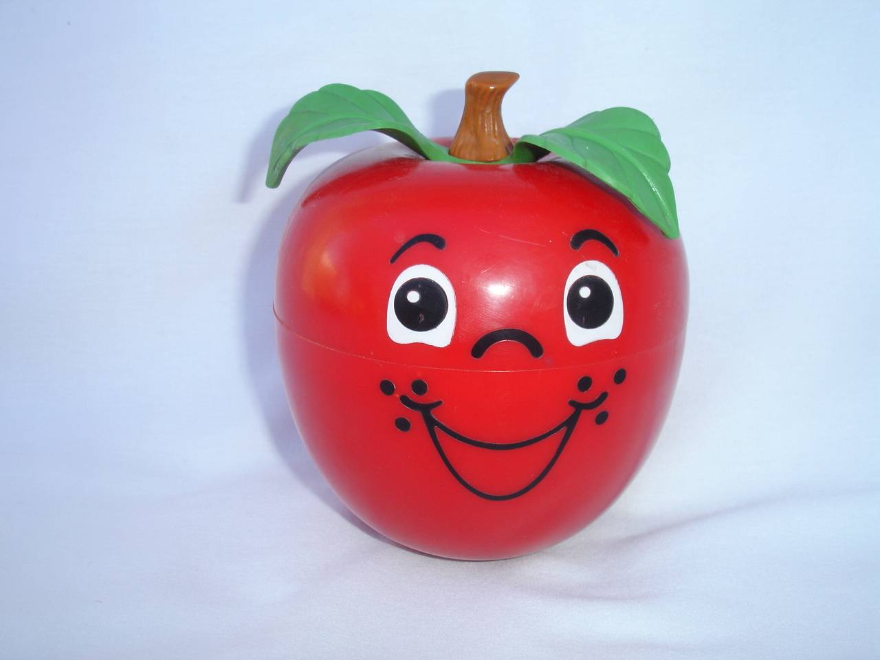 Vintage FISHER PRICE HAPPY APPLE MUSICAL CHIME BALL Short RED Stem Baby