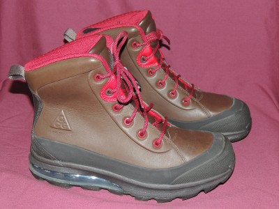 nike acg conquer boots