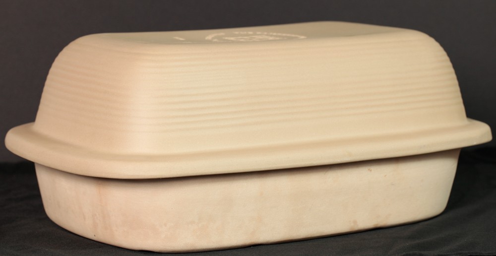 PAMPERED CHEF HERITAGE CLASSICS 2 PC STONEWARE ROASTER W/ LID 9.5X14