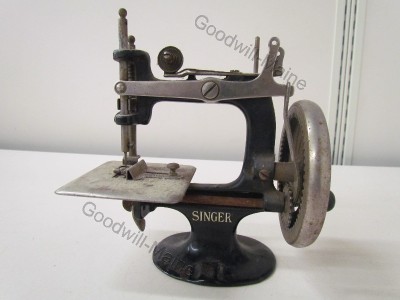 eBay: Vintage Childs Toy Singer Model 20 Sew