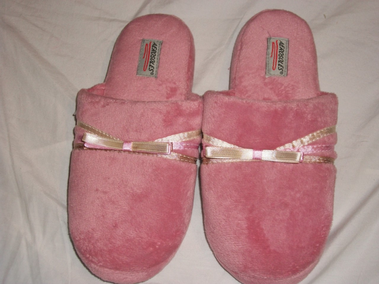 NWT AEROSOLES WOMEN'S BEDROOM SLIPPERS - Picture 2 of 4