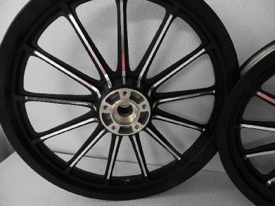 sportster wheels black