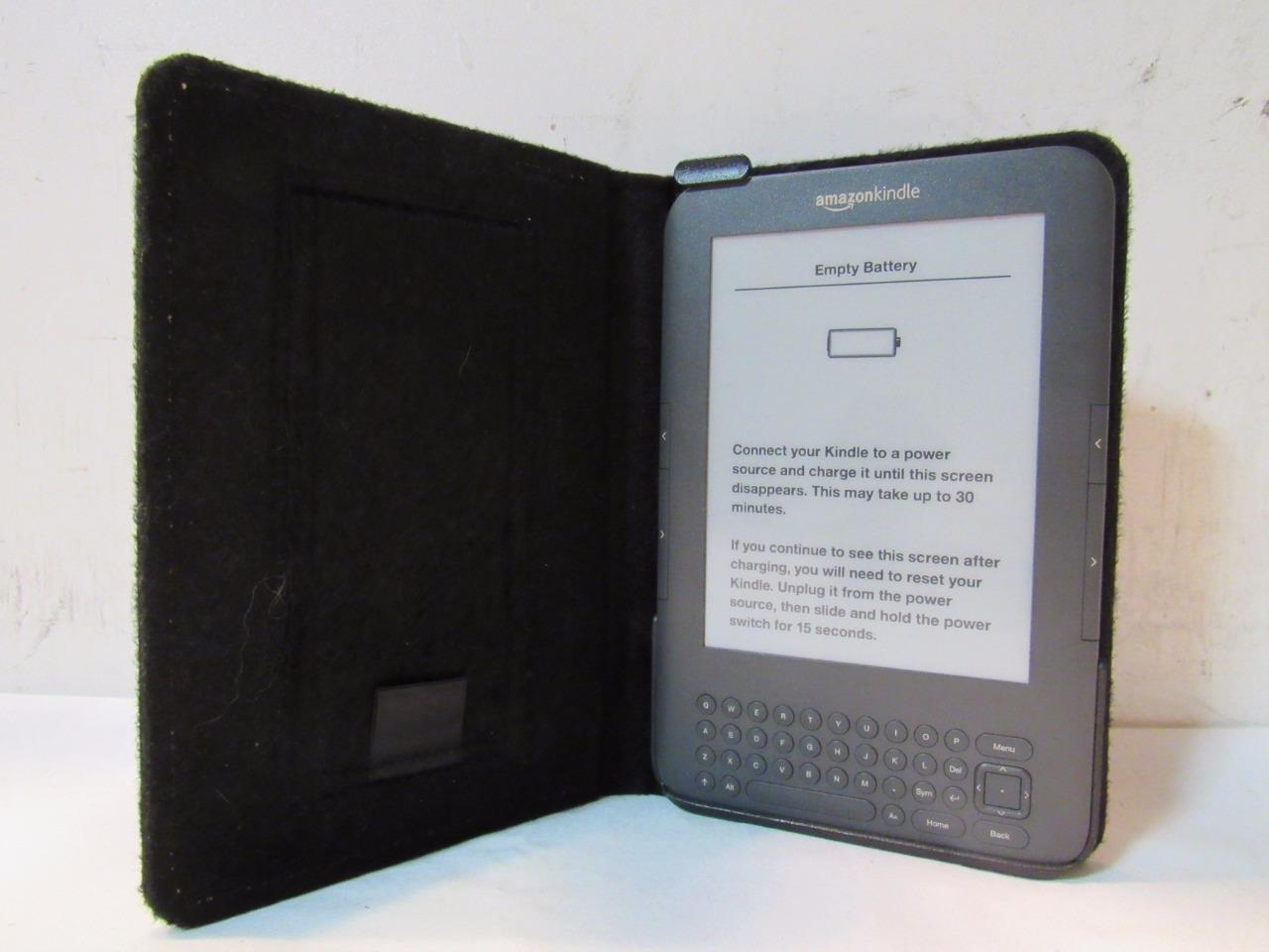 Amazon Kindle Keyboard D00901 (3rd Gen) 4GB 3G WiFi 6" Graphite + Case
