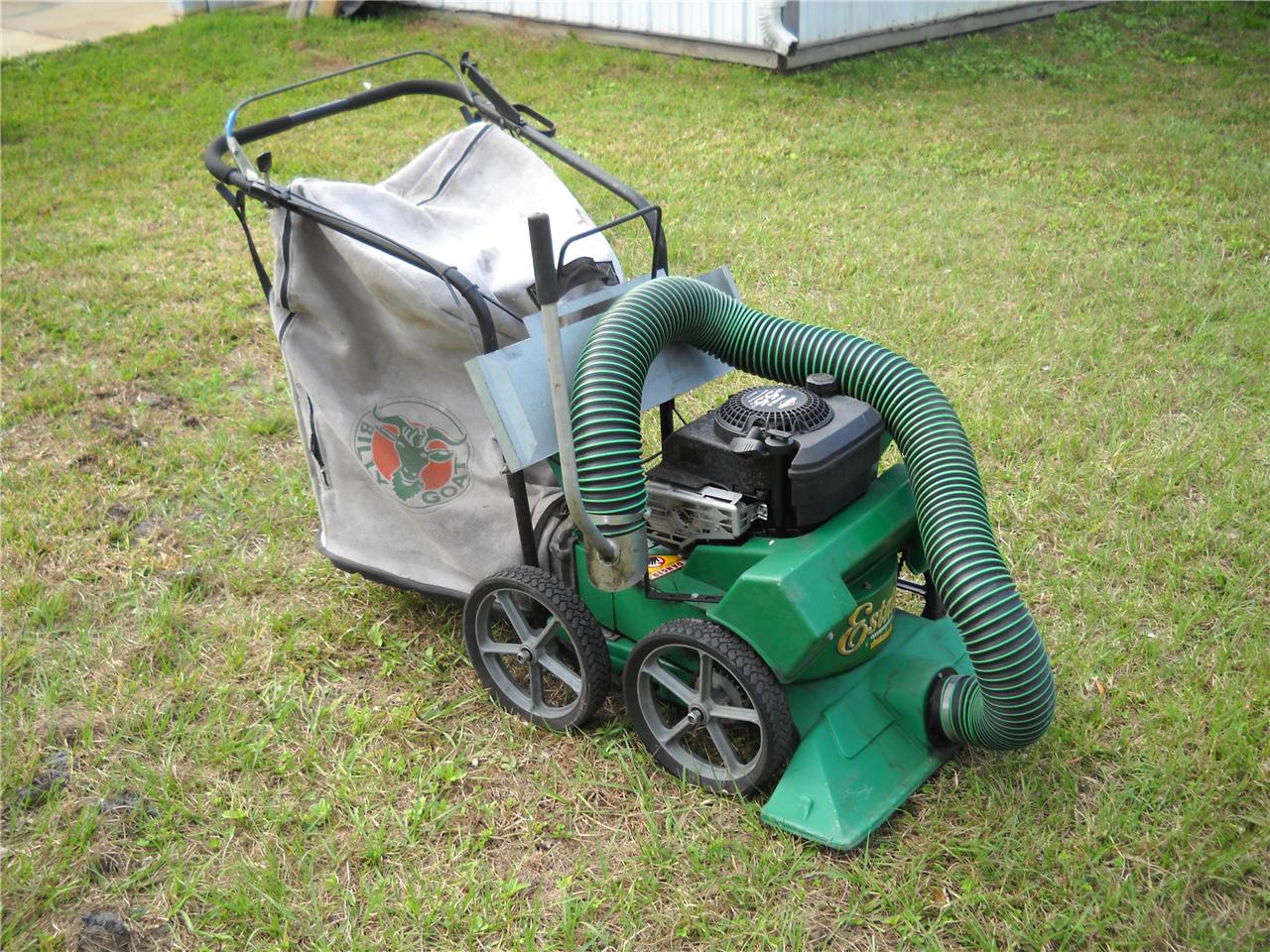 BILLY GOAT ~ TKD511SP ~ Self Propelled Lawn Vacuum ...