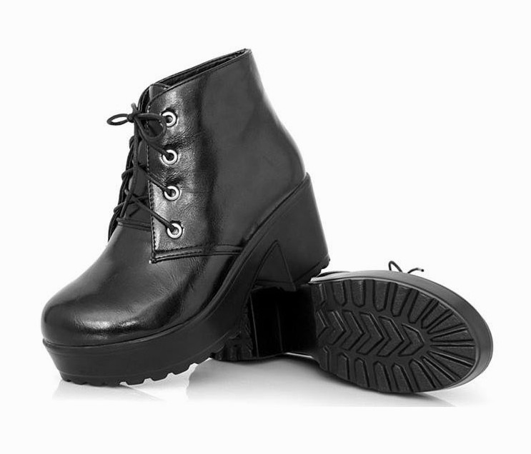 Shop by category SJ, DSOL Black and White Leather Swing SJ, Ladies Swing SJ, Women's coach shoes SJ This style is excellent for all kinds of ballroom dances, practising and coaching regardless amateur or professionals.