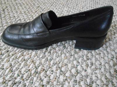 Bally Women's Black Loafer Shoes Size 6.5