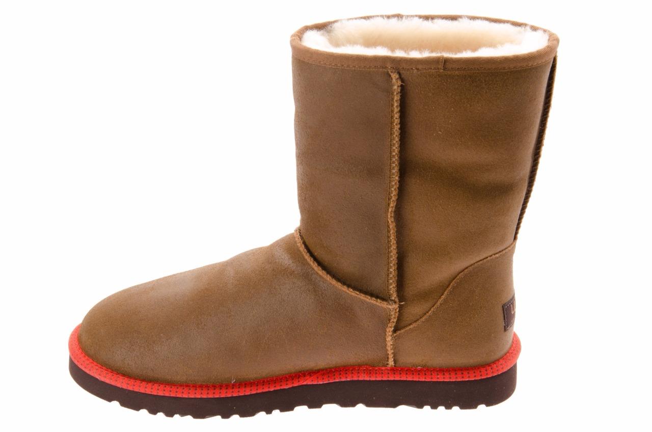 classic short uggs size 9 classic short uggs size 9