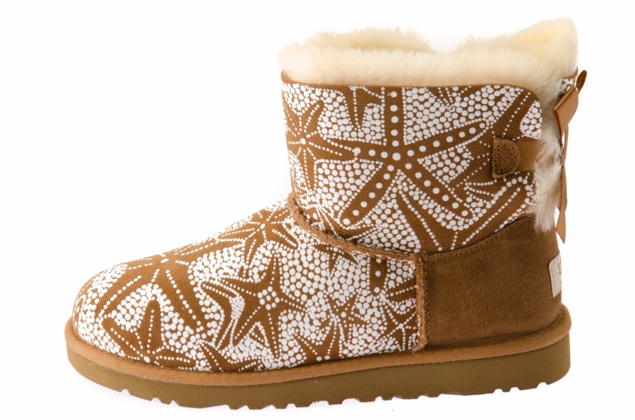 bailey bow uggs size 8 bailey bow uggs size 8
