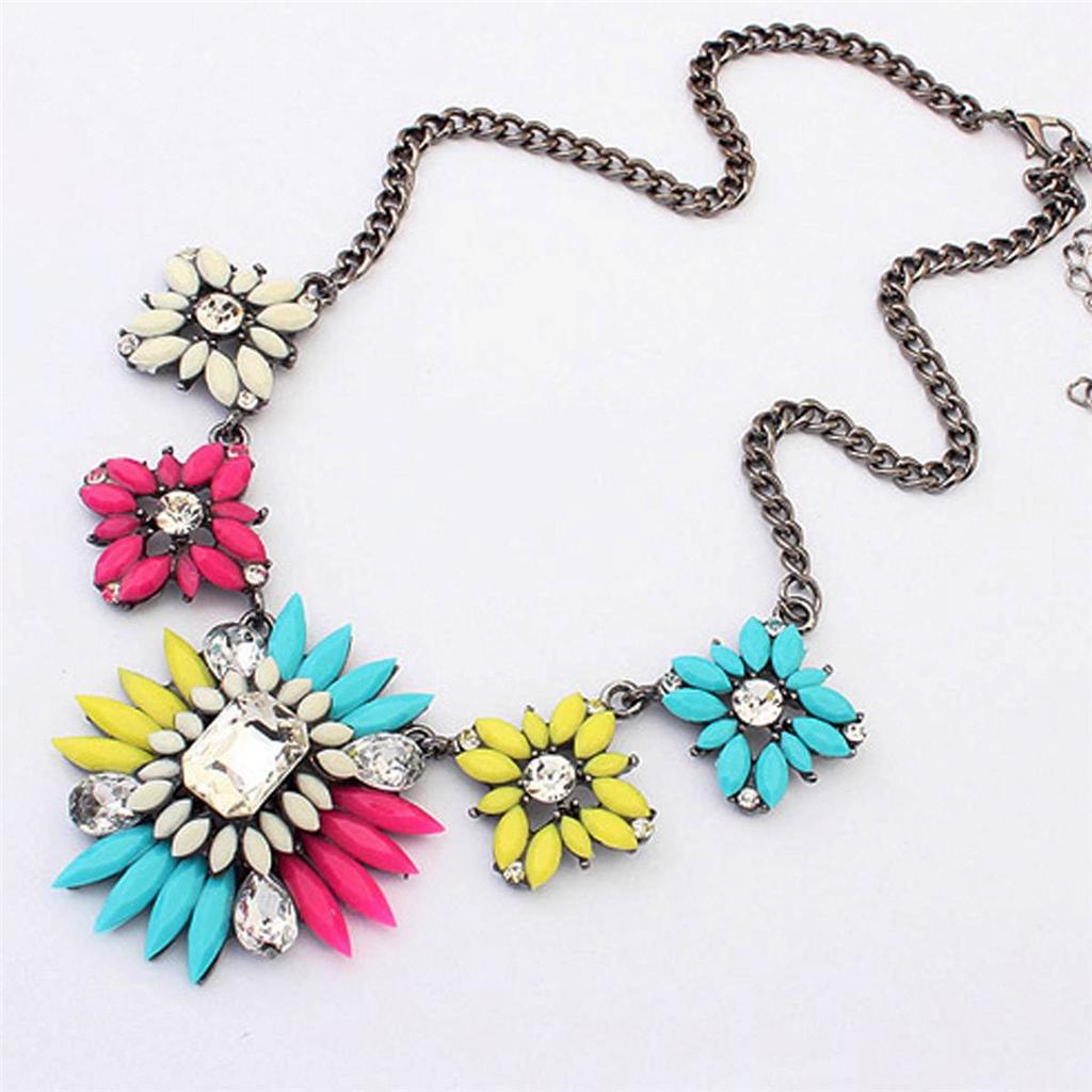 Jewellery & Watches > Costume Jewellery > Necklaces & Pendants