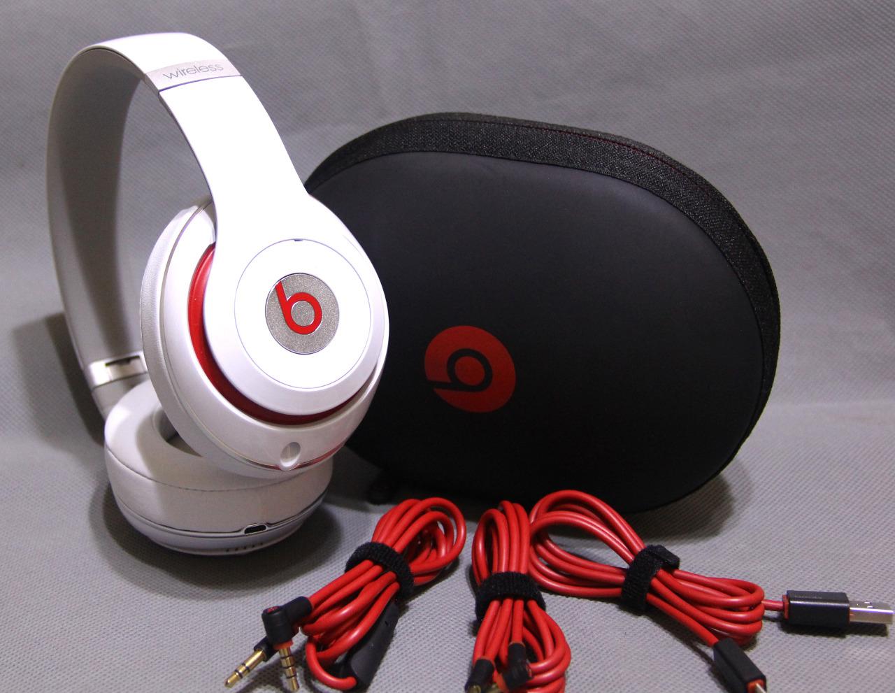 2015 Beats Studio 2.0 Bluetooth Wireless Noise Cancelling Headphones