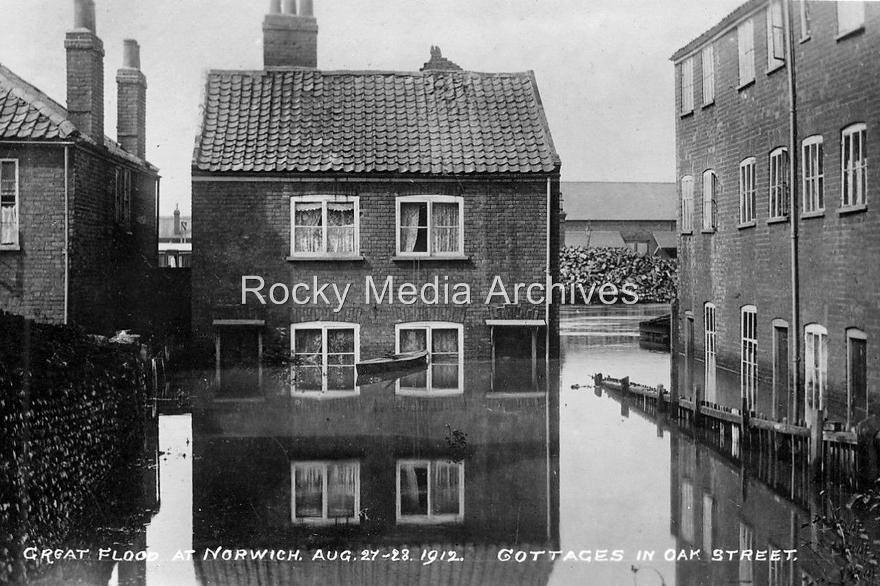 Asp89 Oak Street, Norwich, Norfolk, 1912 Flood. Photo eBay