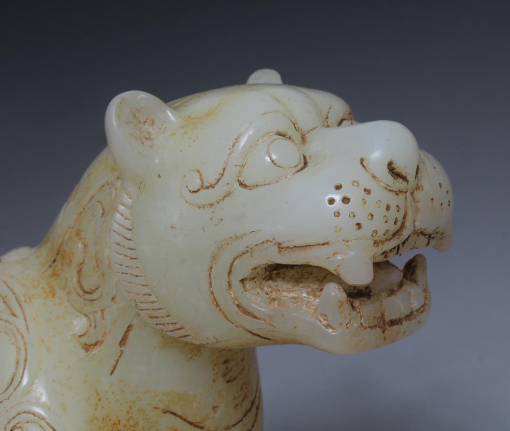 VERY FINE LARGE ANTIQUE CHINESE CARVED JADE TIGER STATUE