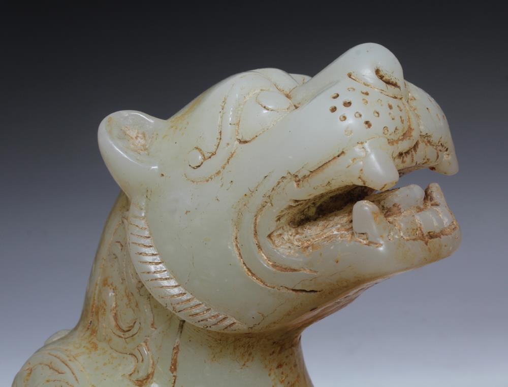 VERY FINE LARGE ANTIQUE CHINESE CARVED JADE TIGER STATUE