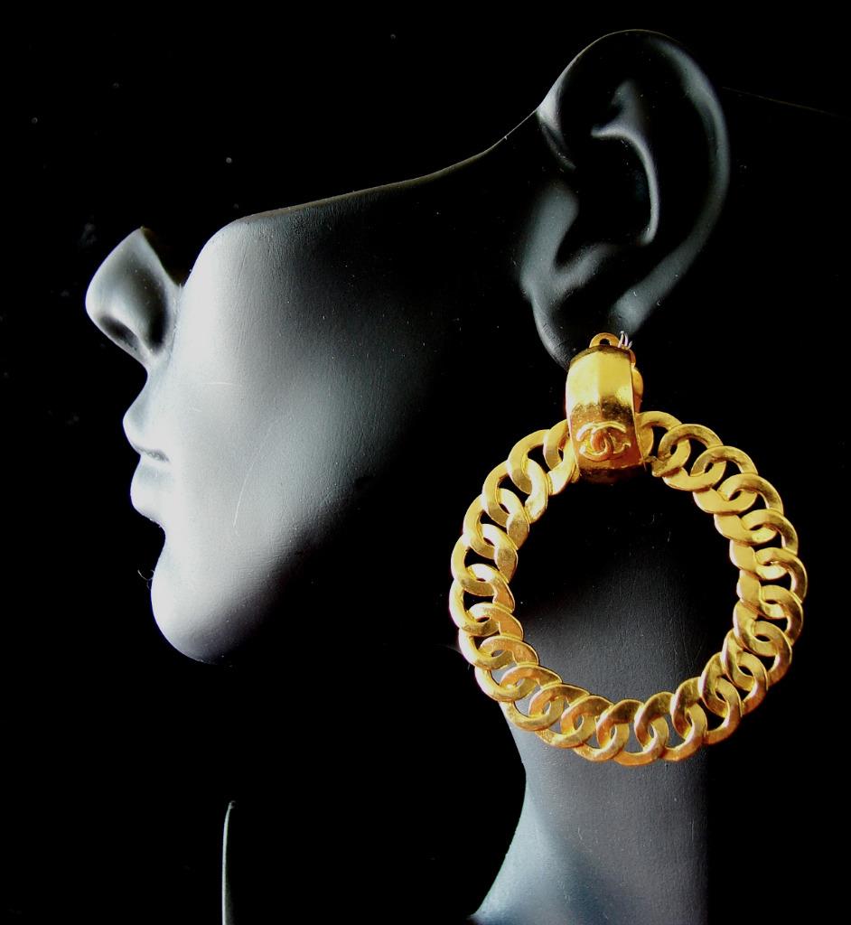 AUTH CHANEL Large Hoop Earrings CC Logo Interlock Chain 96P Statement