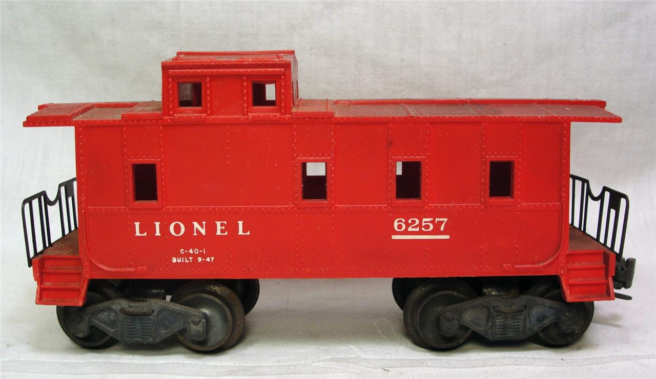 Lionel Train RED Caboose No 6257 RR O Gague Post War Vintage 1948 1956