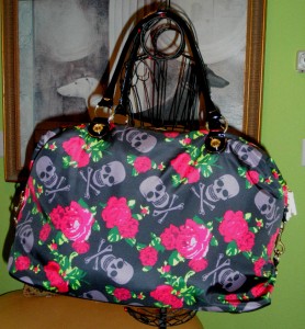 betsey johnson skull weekender