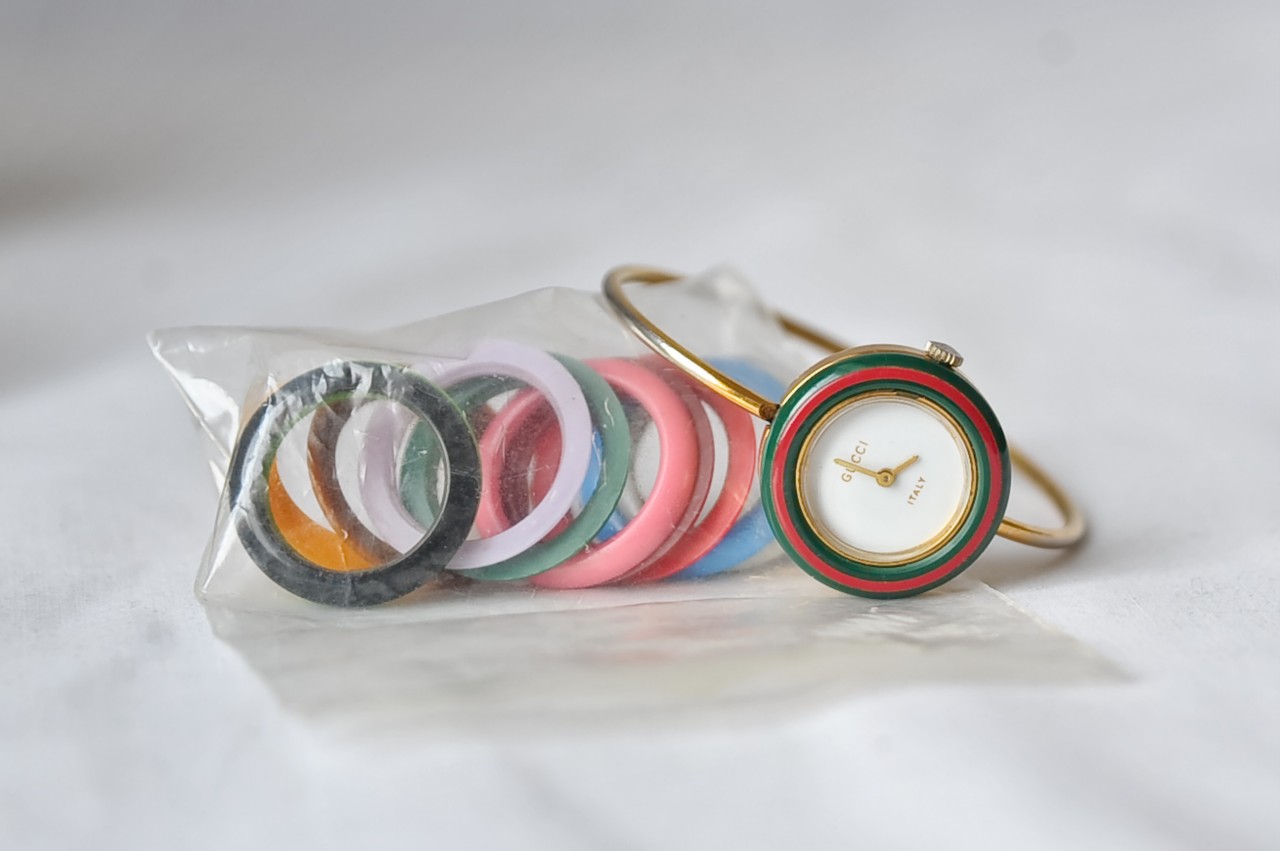 gucci bangle watch interchangeable bezel