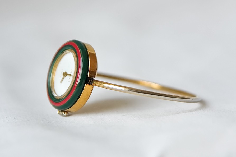 gucci bangle watch interchangeable bezel