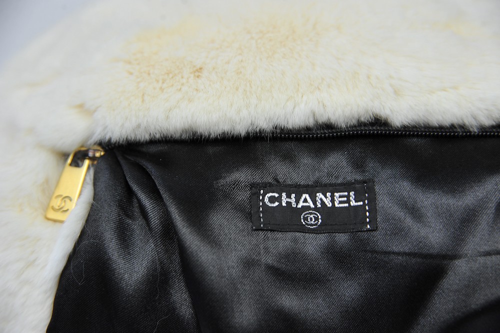 CHANEL White Black Fur *MUFF* Shoulder Bag Handbag Hand Warmer Chain