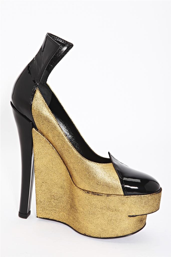 LOUIS VUITTON Womens Gold Black Patent Leather High Heel Platform Pump