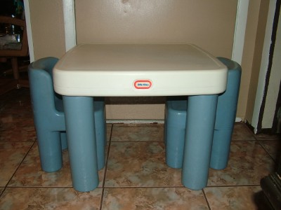 little tikes table and chairs blue