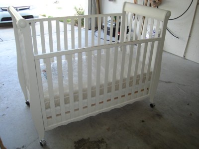 Cheap Baby Cribs  Mattress on White Baby Crib Morigeau Lepine W Mattress Used   Cheap Baby