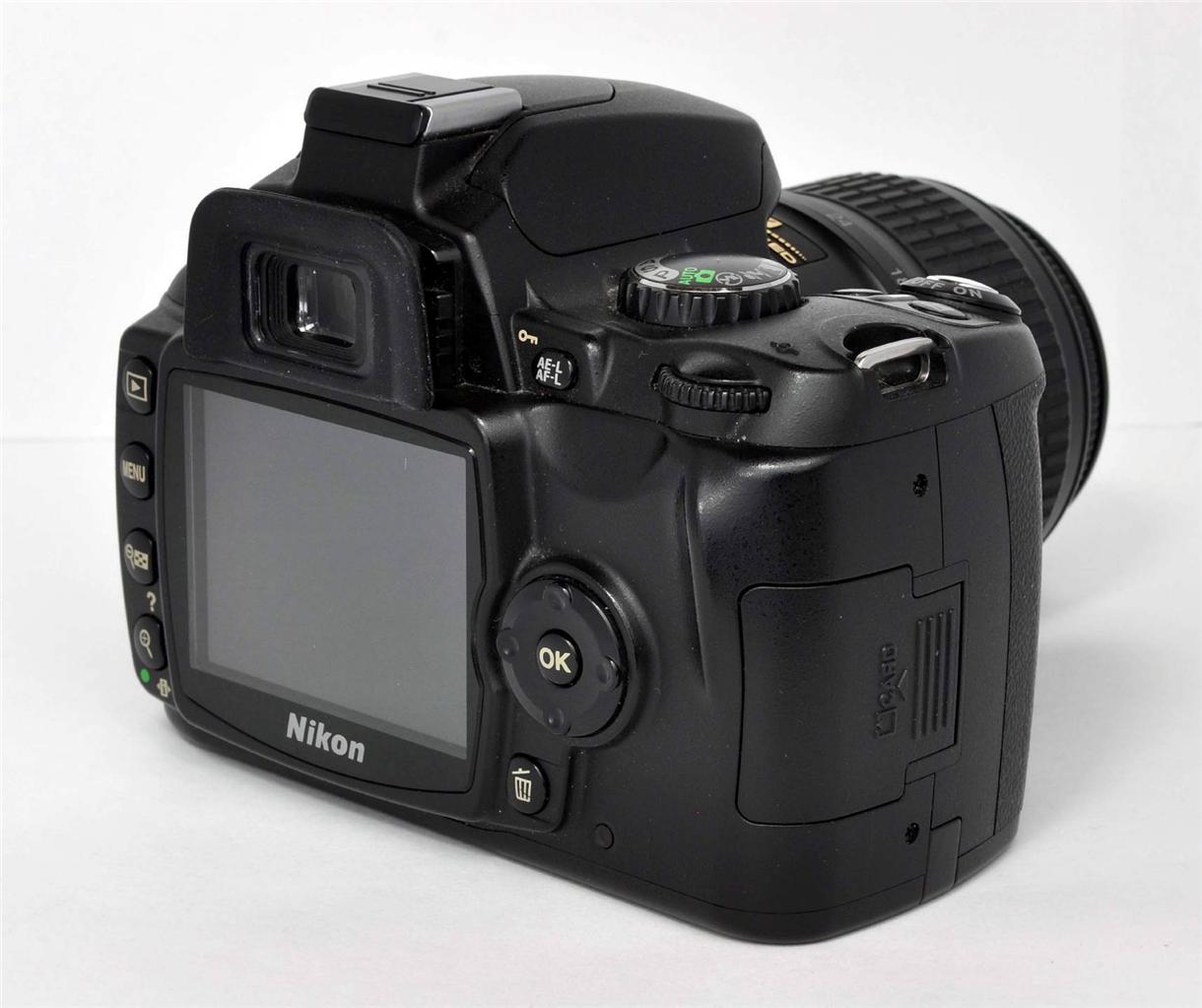 Nikon D40 6.1 MP Digital DSLR Camera w/NIKKOR AF-S 18-55mm 3.5-5.6G II
